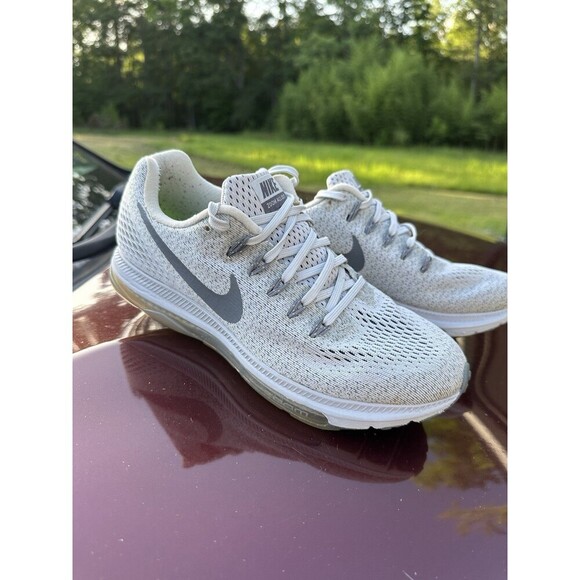 Nike Run Fast Light Weight Responsive Gray Shoes Low Top Lace Up USA Seller - Picture 2 of 9